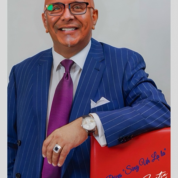 Meet your Posher, Andrew - Picture 1 of 5